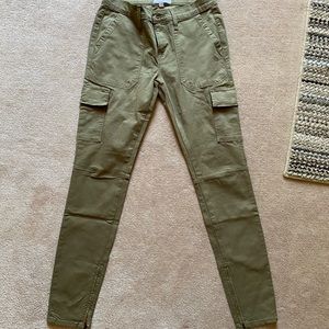 NWOT. Frame Le Service skinny cargo jeans